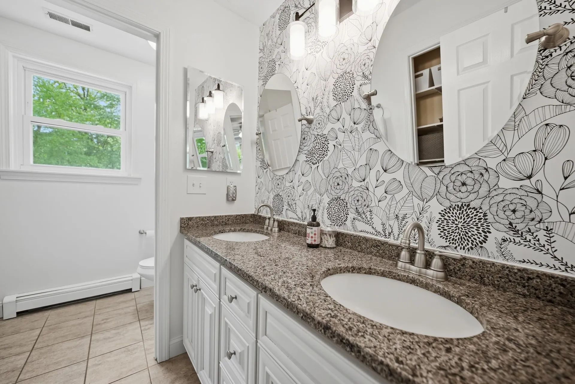 7 Stony Point Drive Londonderry NH 03053