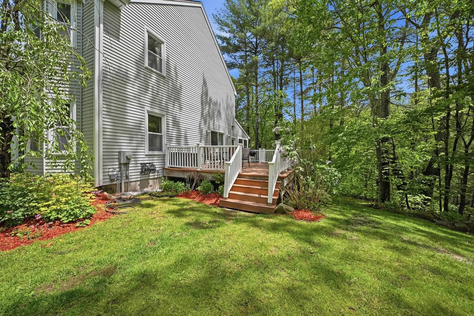 7 Stony Point Drive Londonderry NH 03053