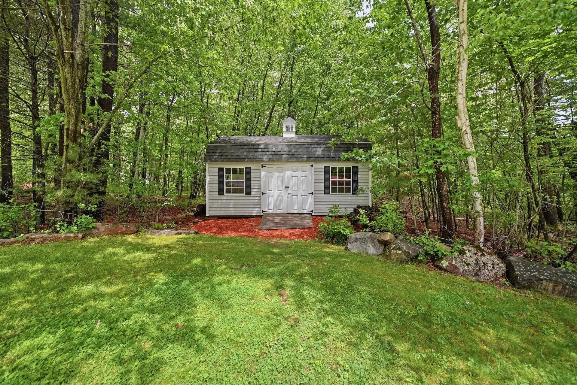 7 Stony Point Drive Londonderry NH 03053
