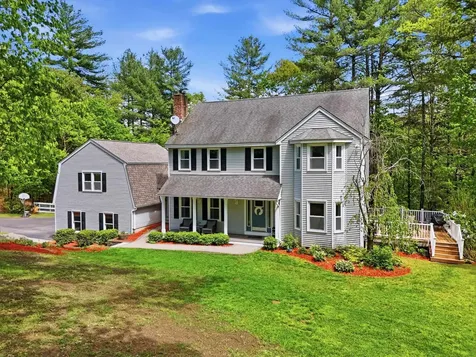 7 Stony Point Drive Londonderry NH 03053
