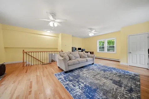 7 Stony Point Drive Londonderry NH 03053