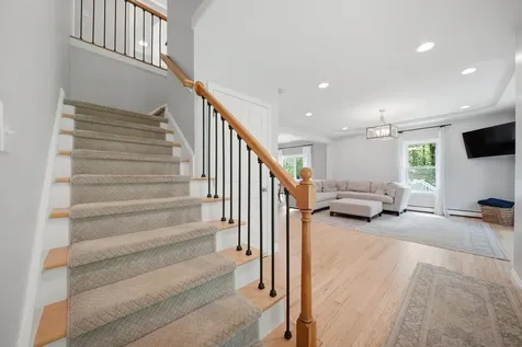 7 Stony Point Drive Londonderry NH 03053