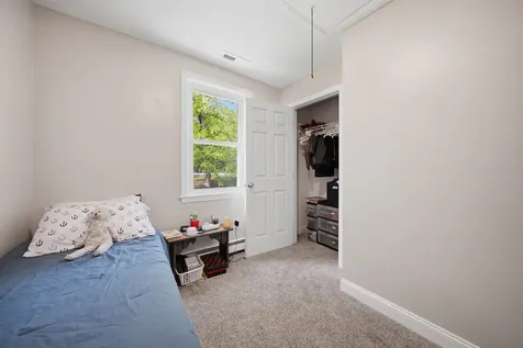 7 Stony Point Drive Londonderry NH 03053