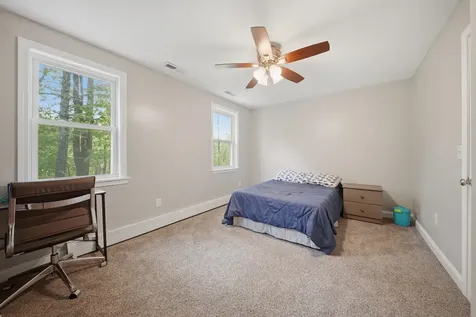 7 Stony Point Drive Londonderry NH 03053