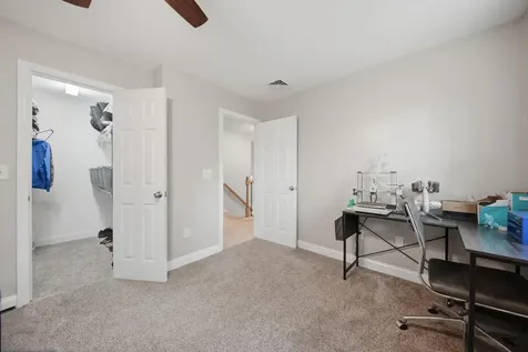 7 Stony Point Drive Londonderry NH 03053