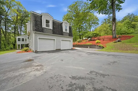 7 Stony Point Drive Londonderry NH 03053