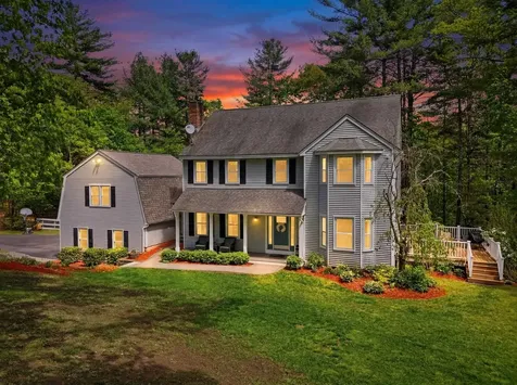 7 Stony Point Drive Londonderry NH 03053