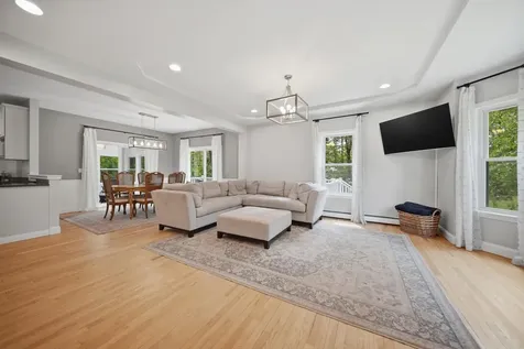 7 Stony Point Drive Londonderry NH 03053