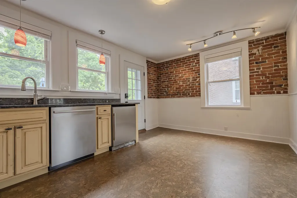 189 Concord Way Portsmouth NH 03801