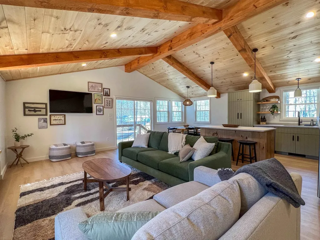 15 Abenaki Avenue Conway NH 03813