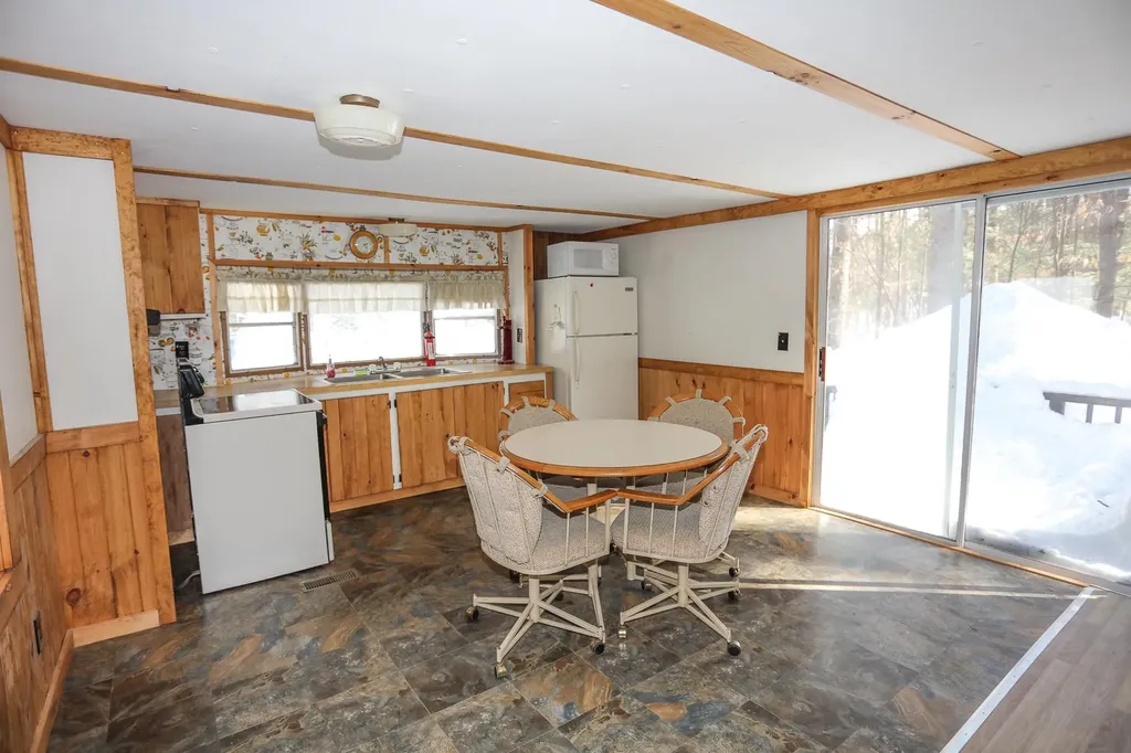 36 Allen Lane Tamworth NH 03886
