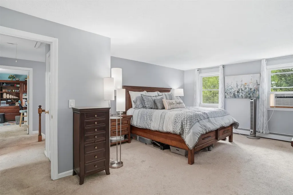 7 Hampshire Drive Derry NH 03038