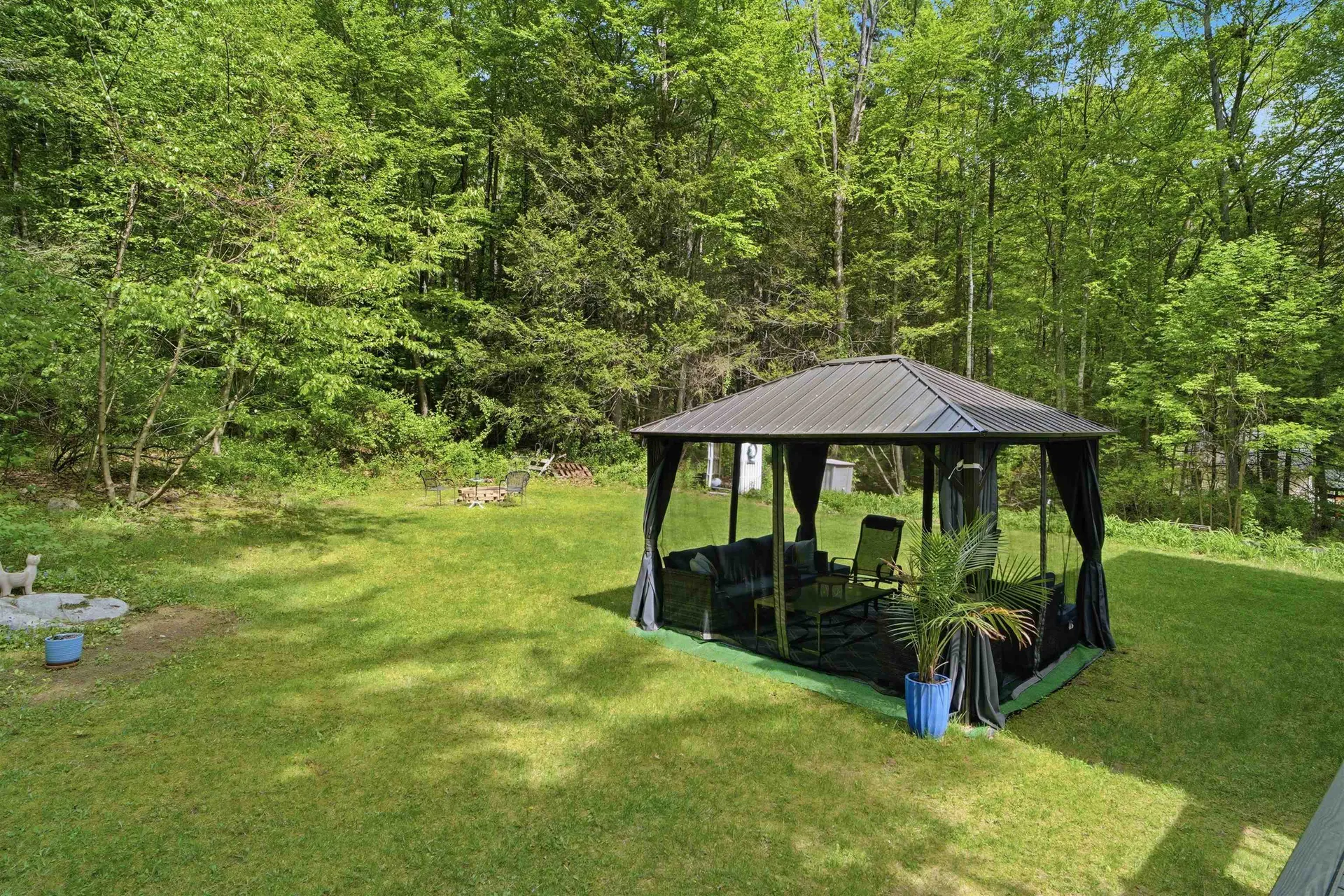 7 Hampshire Drive Derry NH 03038