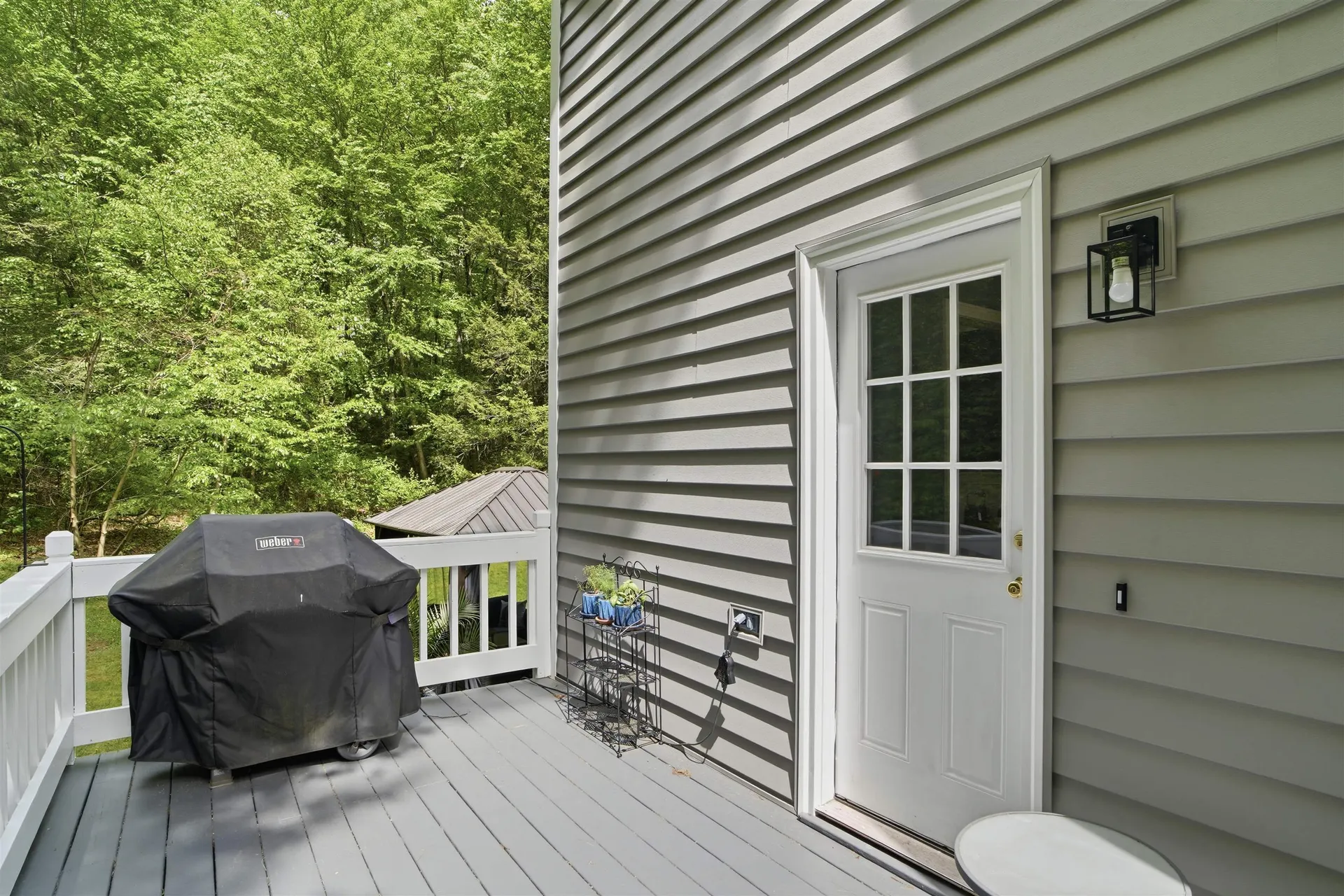7 Hampshire Drive Derry NH 03038