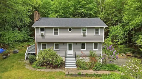 7 Hampshire Drive Derry NH 03038