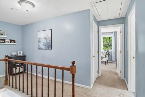 7 Hampshire Drive Derry NH 03038