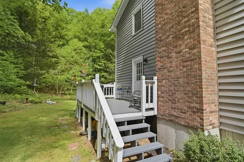 7 Hampshire Drive Derry NH 03038
