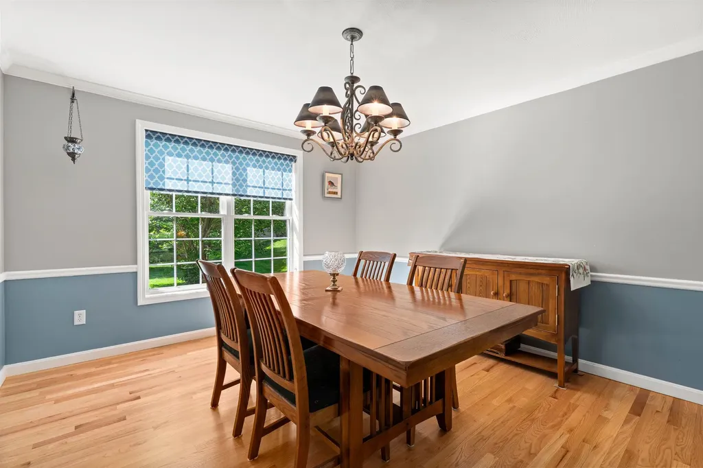 25 Chandler Drive Londonderry NH 03053