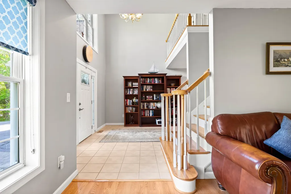 25 Chandler Drive Londonderry NH 03053