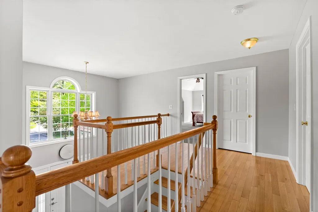 25 Chandler Drive Londonderry NH 03053