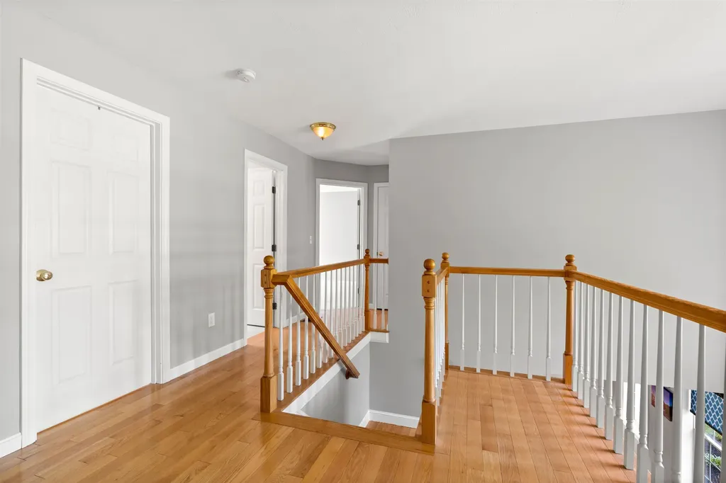 25 Chandler Drive Londonderry NH 03053
