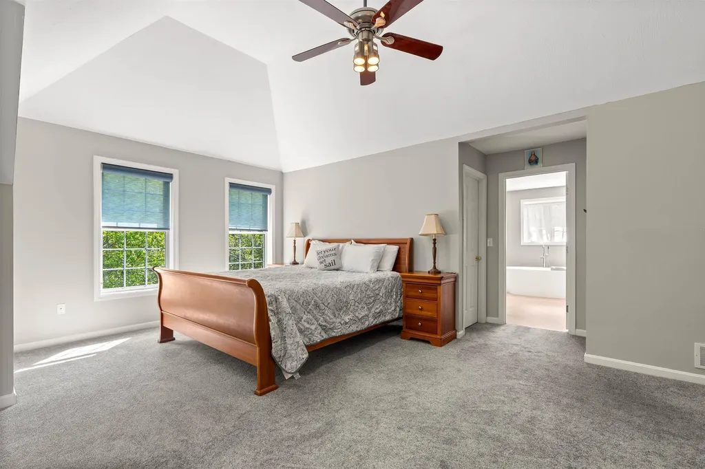 25 Chandler Drive Londonderry NH 03053