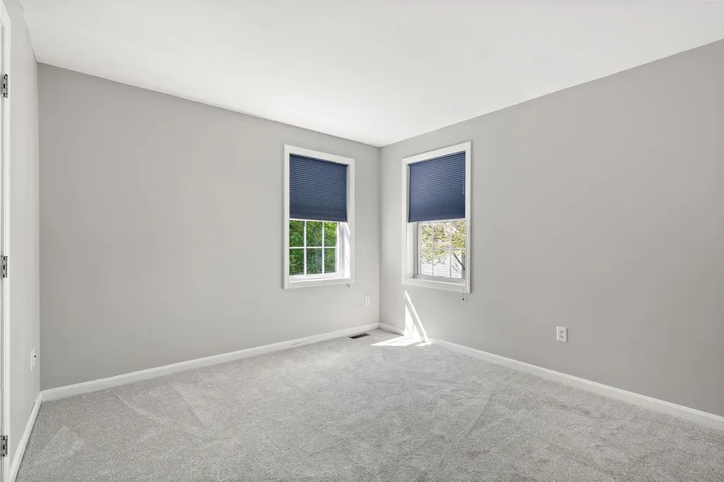 25 Chandler Drive Londonderry NH 03053