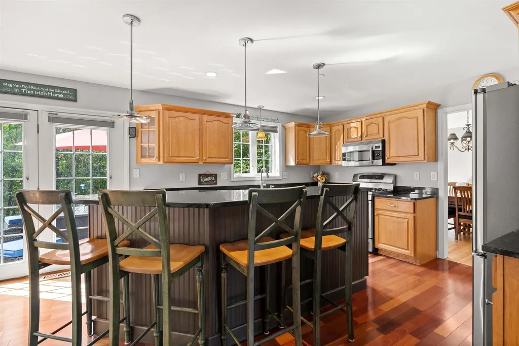 25 Chandler Drive Londonderry NH 03053