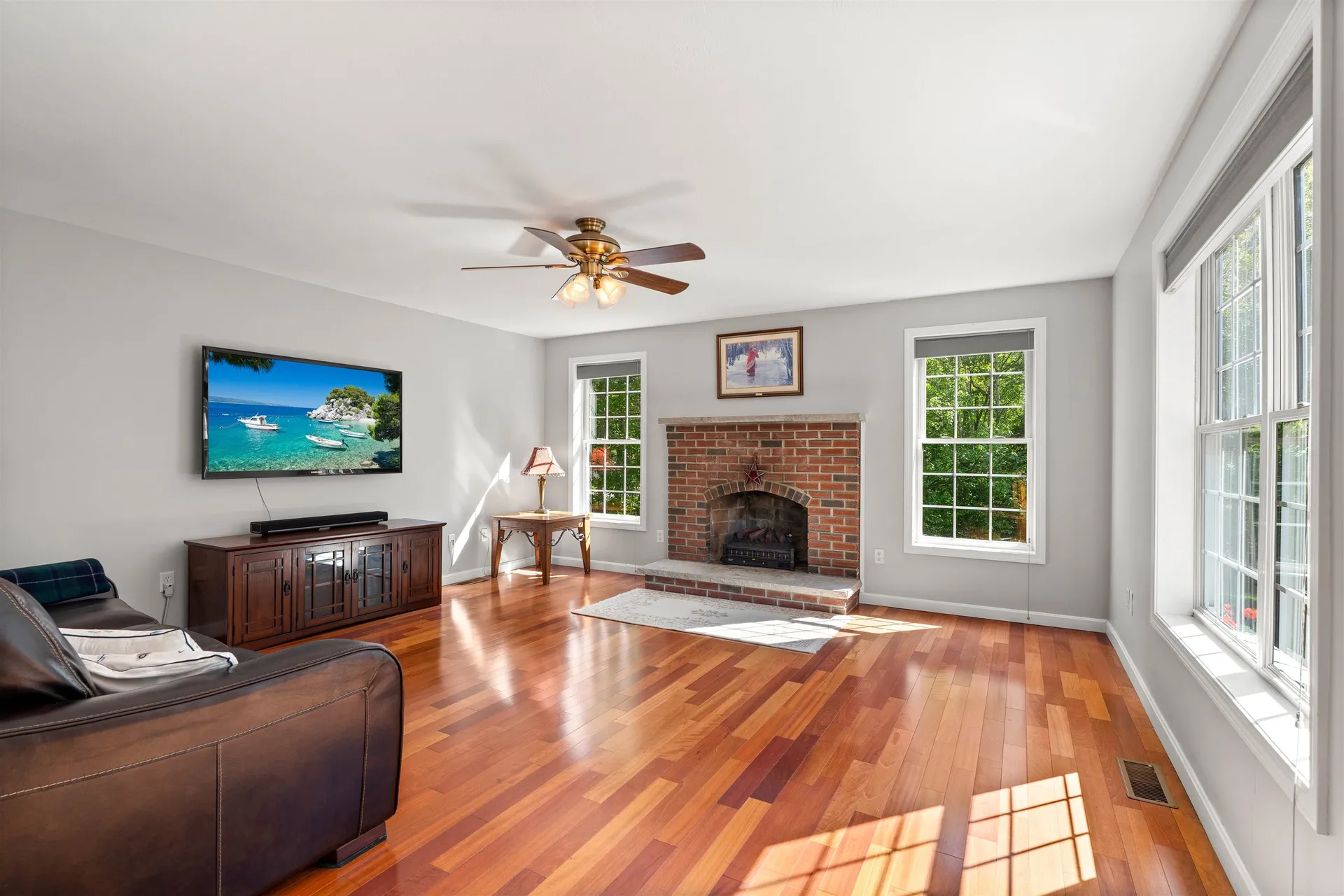 25 Chandler Drive Londonderry NH 03053