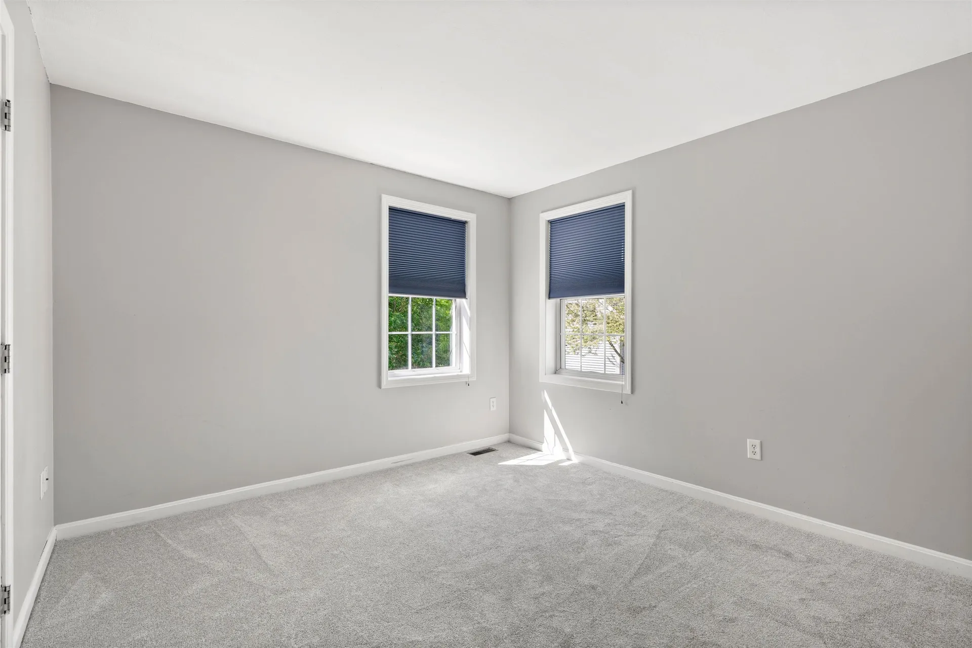 25 Chandler Drive Londonderry NH 03053