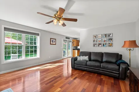 25 Chandler Drive Londonderry NH 03053