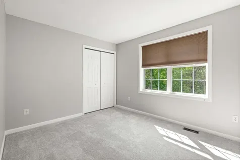 25 Chandler Drive Londonderry NH 03053