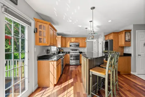 25 Chandler Drive Londonderry NH 03053