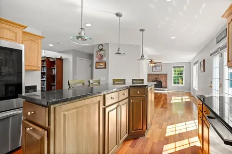 25 Chandler Drive Londonderry NH 03053