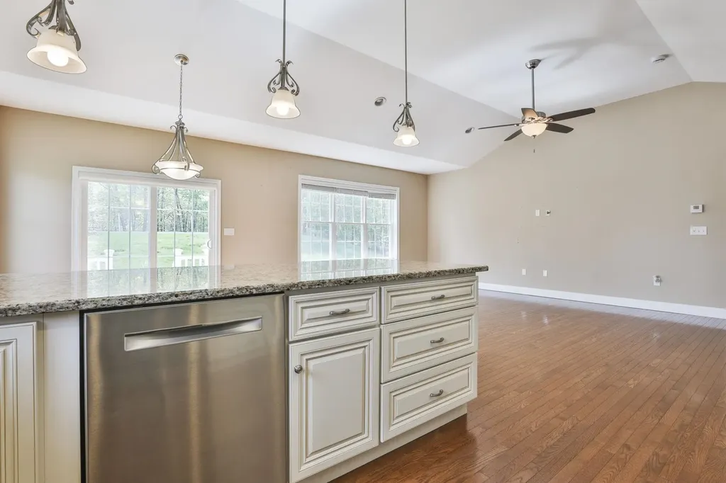 9 Black Forest Circle Londonderry NH 03053