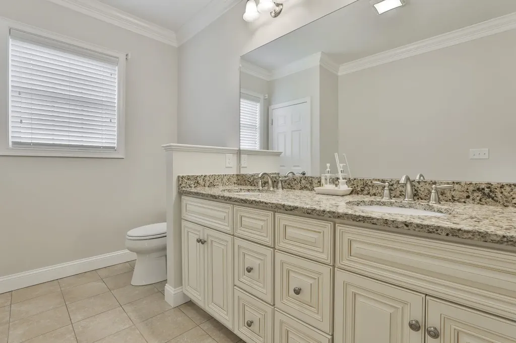 9 Black Forest Circle Londonderry NH 03053