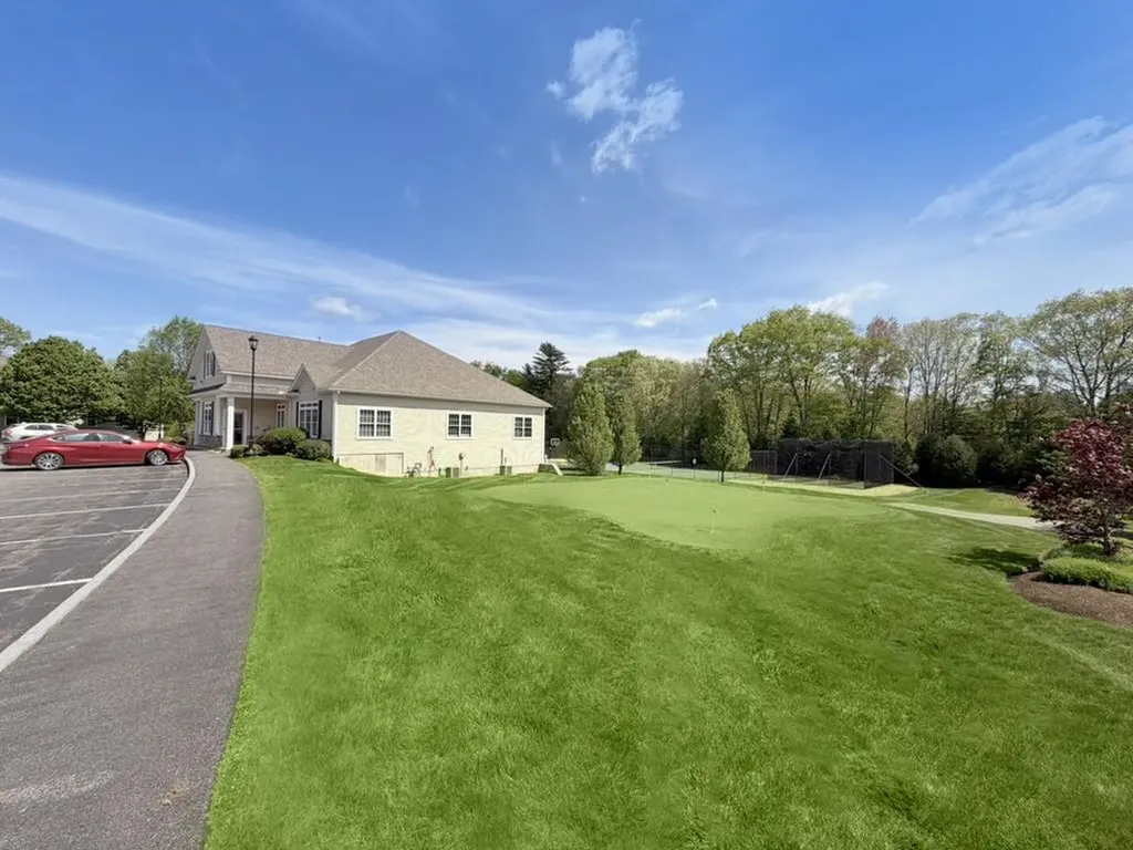 9 Black Forest Circle Londonderry NH 03053