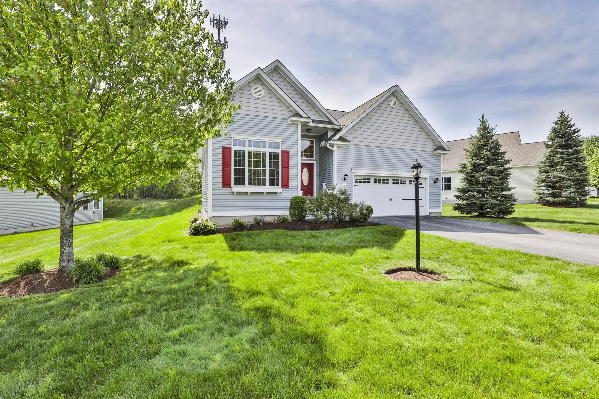 9 Black Forest Circle Londonderry NH 03053