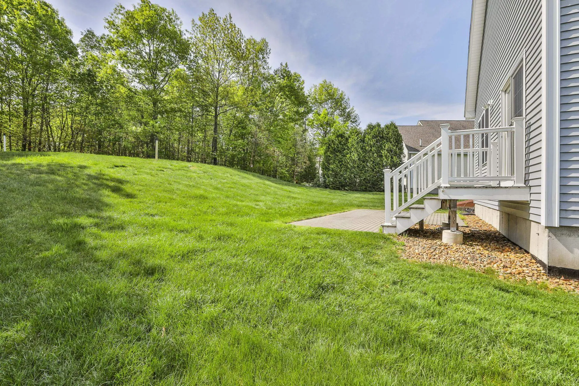 9 Black Forest Circle Londonderry NH 03053
