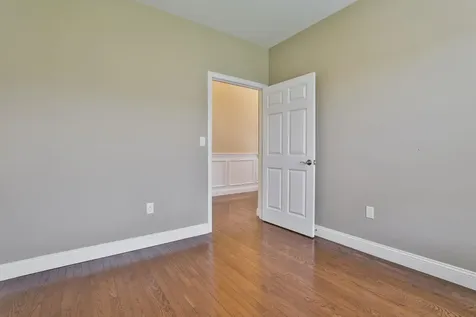 9 Black Forest Circle Londonderry NH 03053