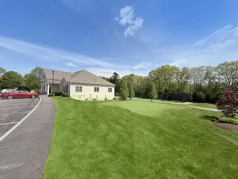 9 Black Forest Circle Londonderry NH 03053