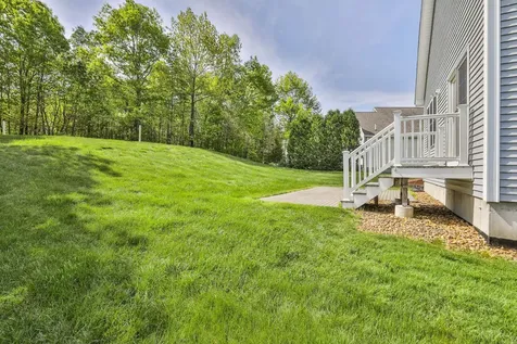 9 Black Forest Circle Londonderry NH 03053