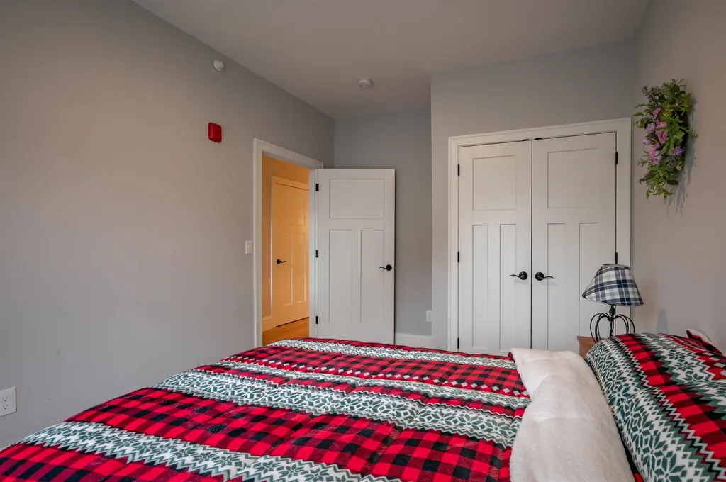 10 Abenaki Circle Merrimack NH 03054