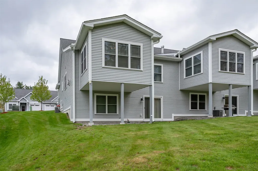 10 Abenaki Circle Merrimack NH 03054