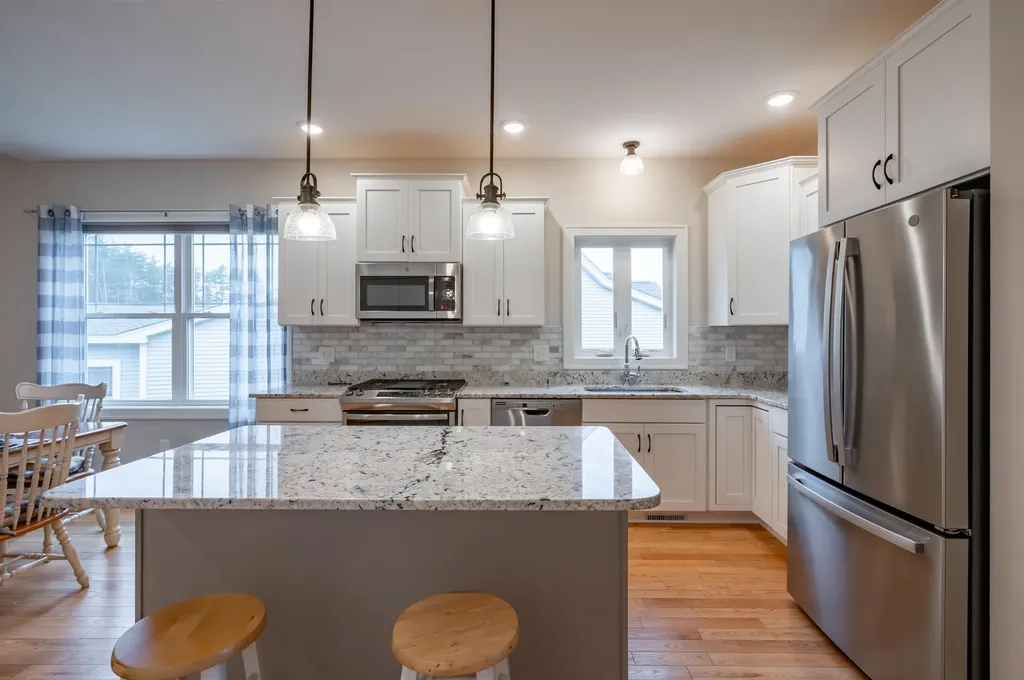 10 Abenaki Circle Merrimack NH 03054