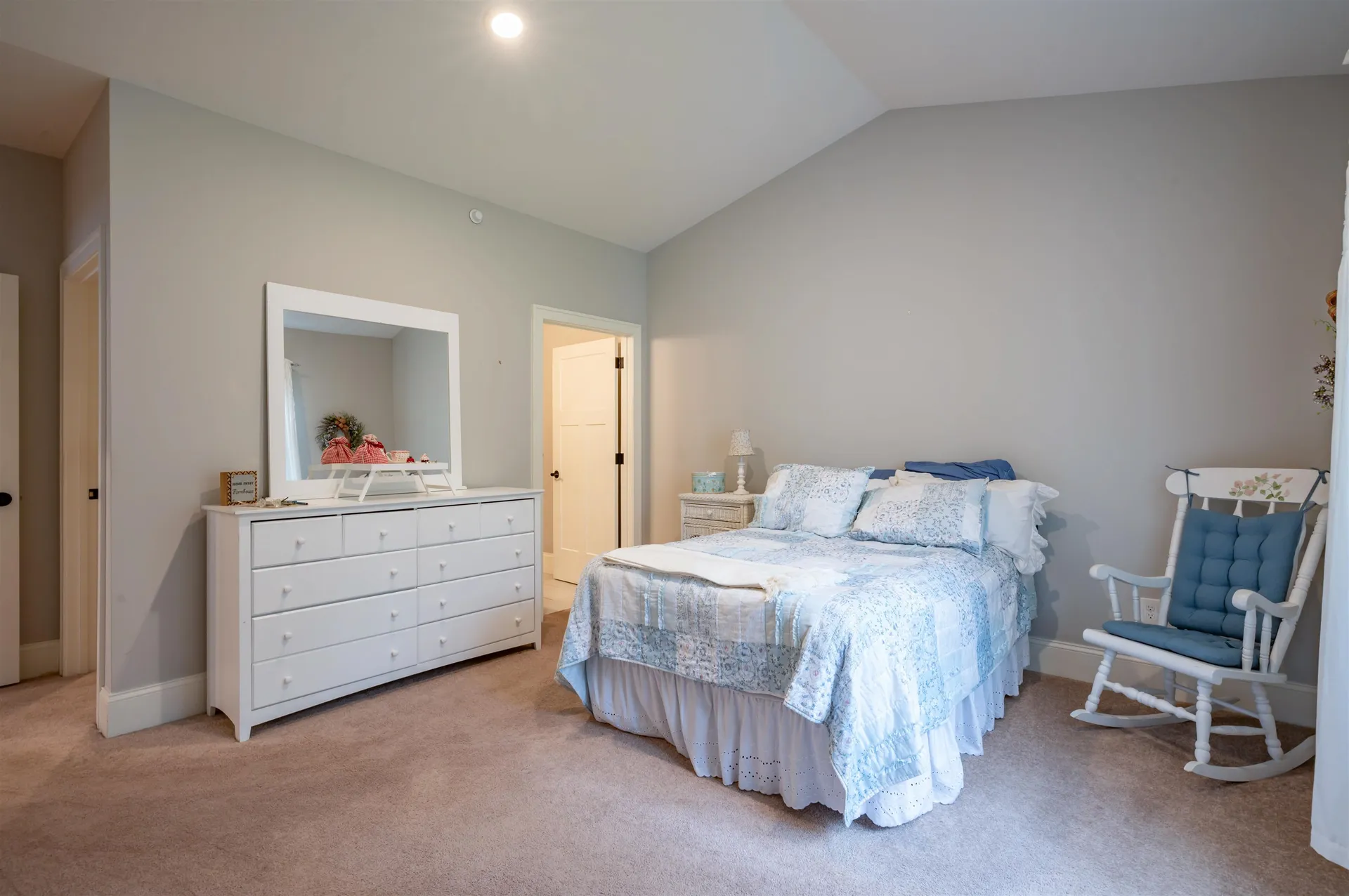 10 Abenaki Circle Merrimack NH 03054
