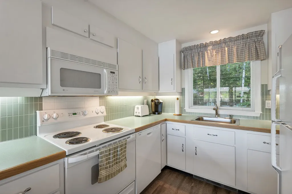 883 Weirs Boulevard Laconia NH 03246