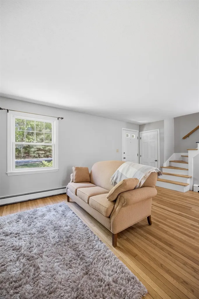5 Pinecrest Circle Bedford NH 03110
