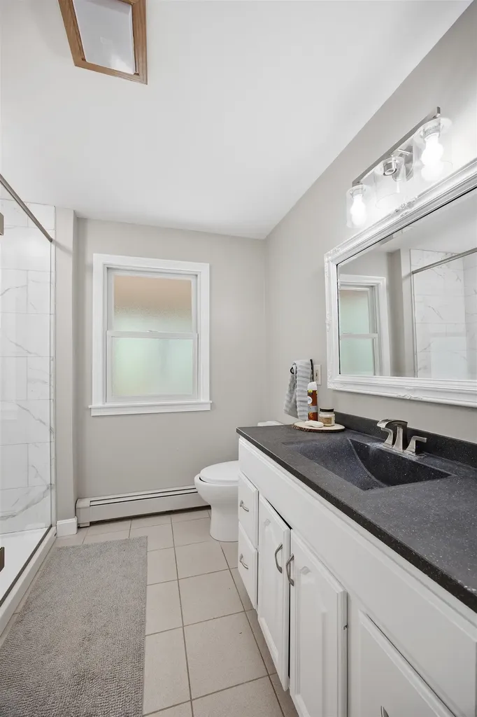 5 Pinecrest Circle Bedford NH 03110