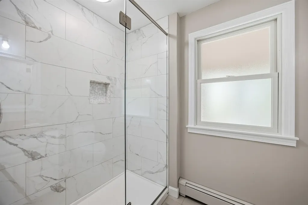 5 Pinecrest Circle Bedford NH 03110